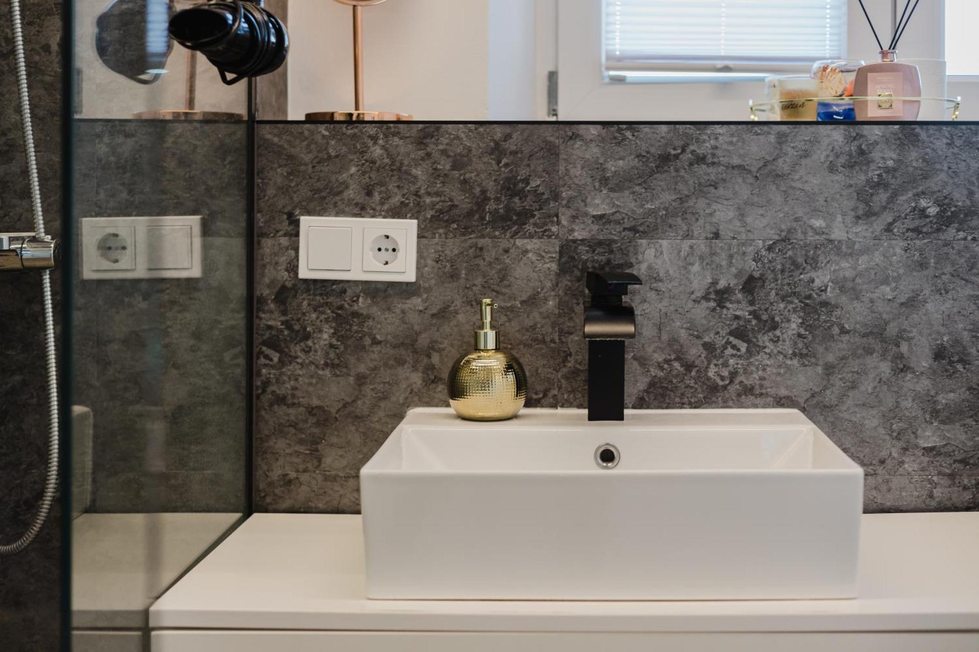 24-7 Living Room Passau - Cozy - Balcony - Kitchen Tiefenbach  Εξωτερικό φωτογραφία
