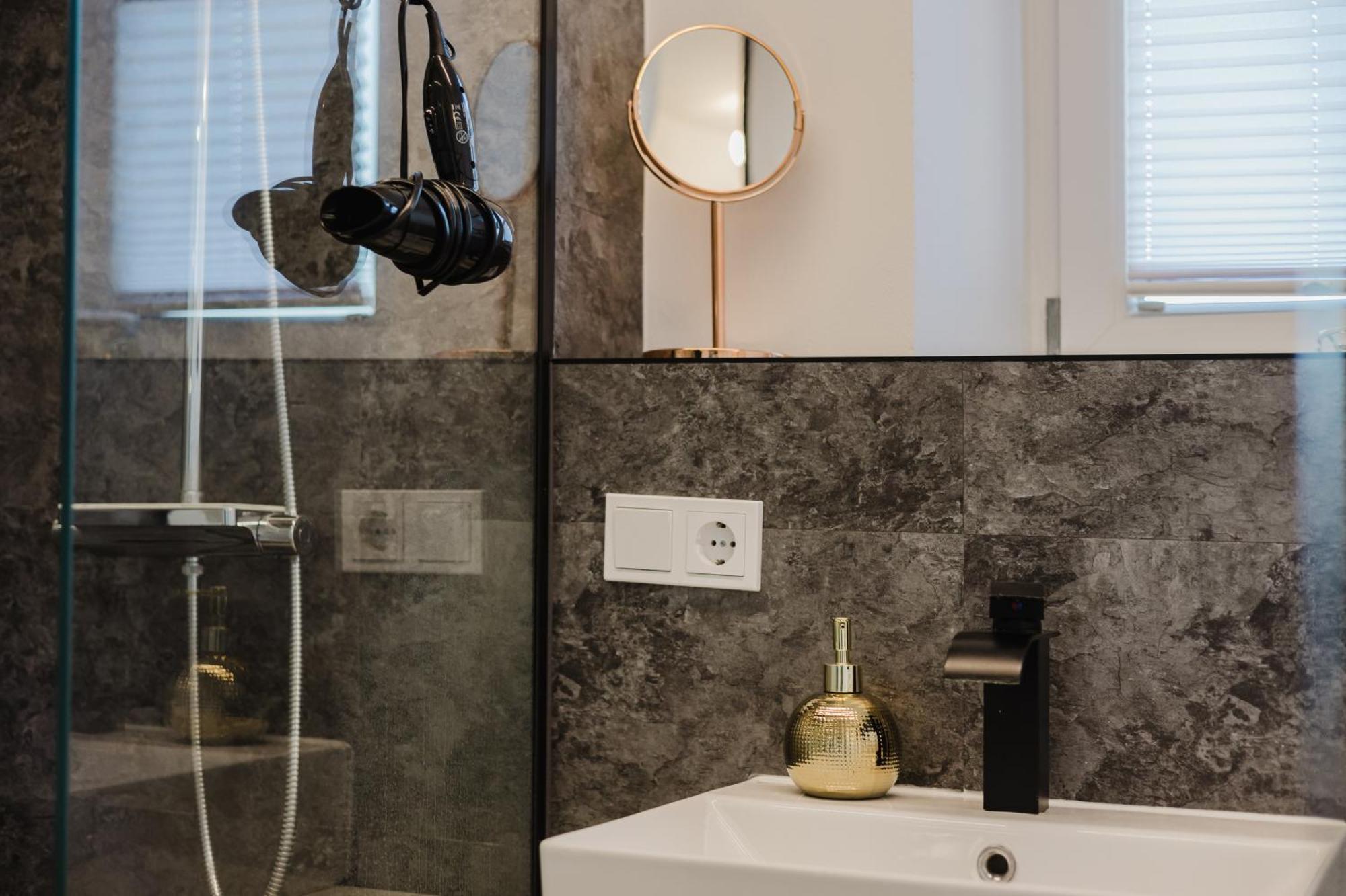 24-7 Living Room Passau - Cozy - Balcony - Kitchen Tiefenbach  Εξωτερικό φωτογραφία